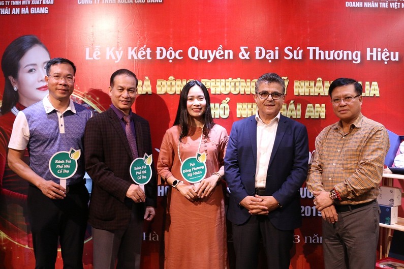 Ảnh hoa hậu Lâm Diệu Linh