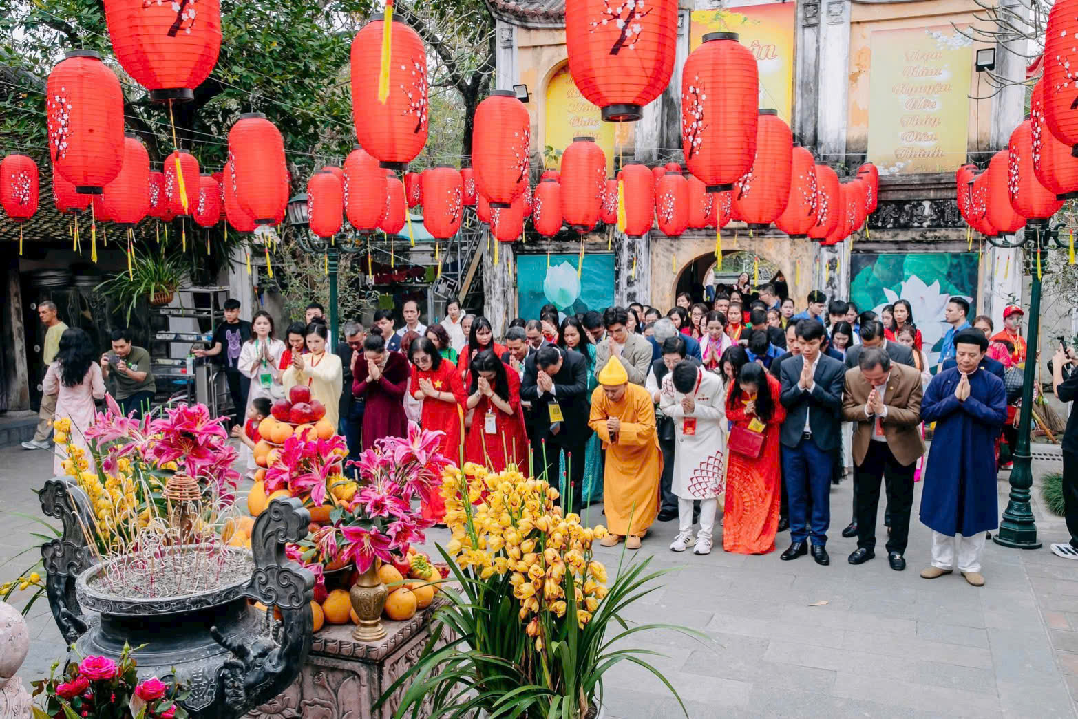 Đoàn đại biểu tham gia hoạt động đầu xuân